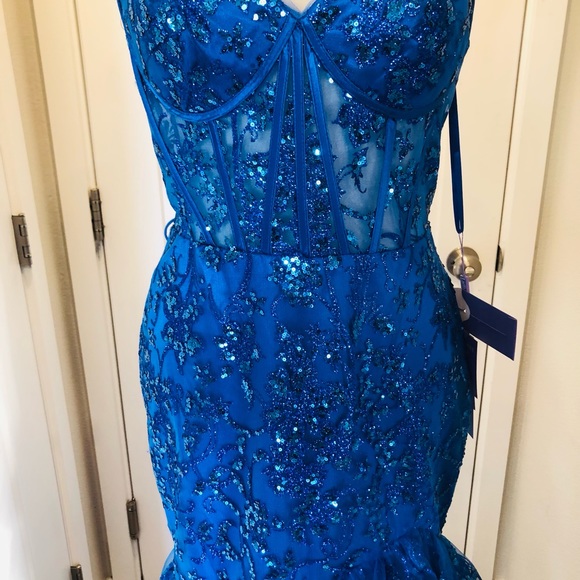 STRAPLESS LAYERED RUFFLE MERMAID DRESS - Picture 3 of 8